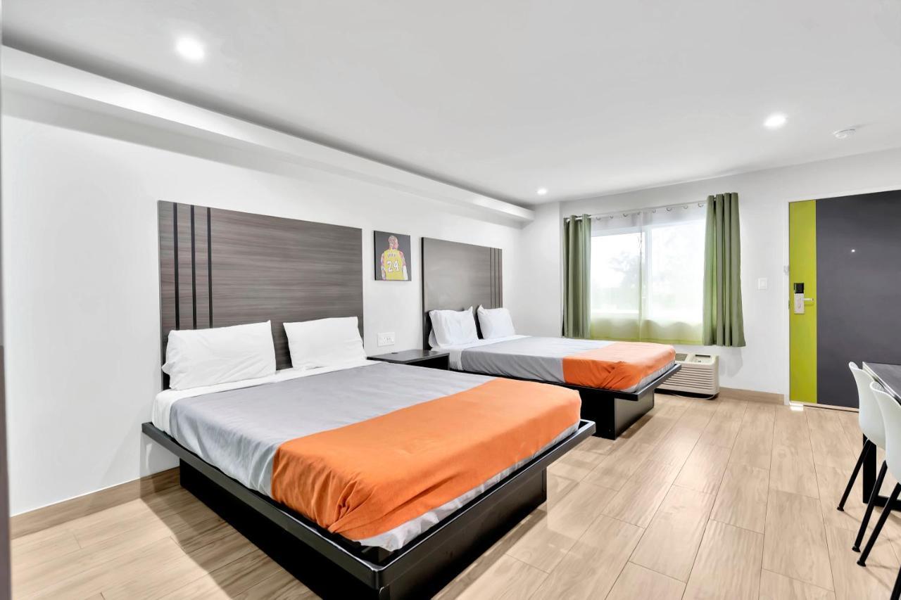 Exclusivo Inn And Suites Lakewood ภายนอก รูปภาพ