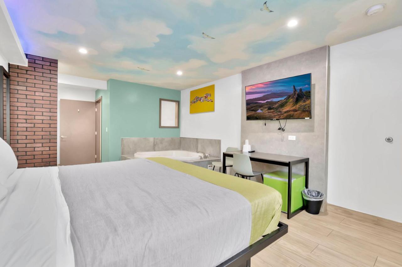 Exclusivo Inn And Suites Lakewood ภายนอก รูปภาพ